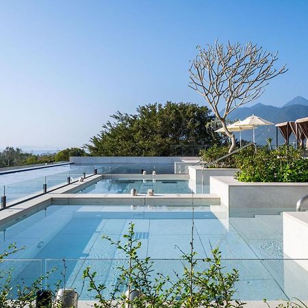 Lakeshore Hotel Hualien Taroko Shunan エクステリア 写真 The swimming pool at the hotel